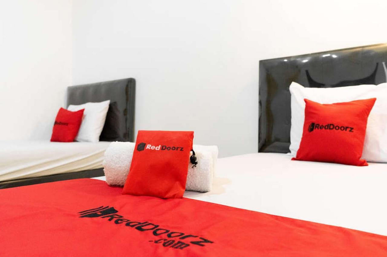 Hotel Reddoorz Near Sam Poo Kong 3 Semarang Esterno foto