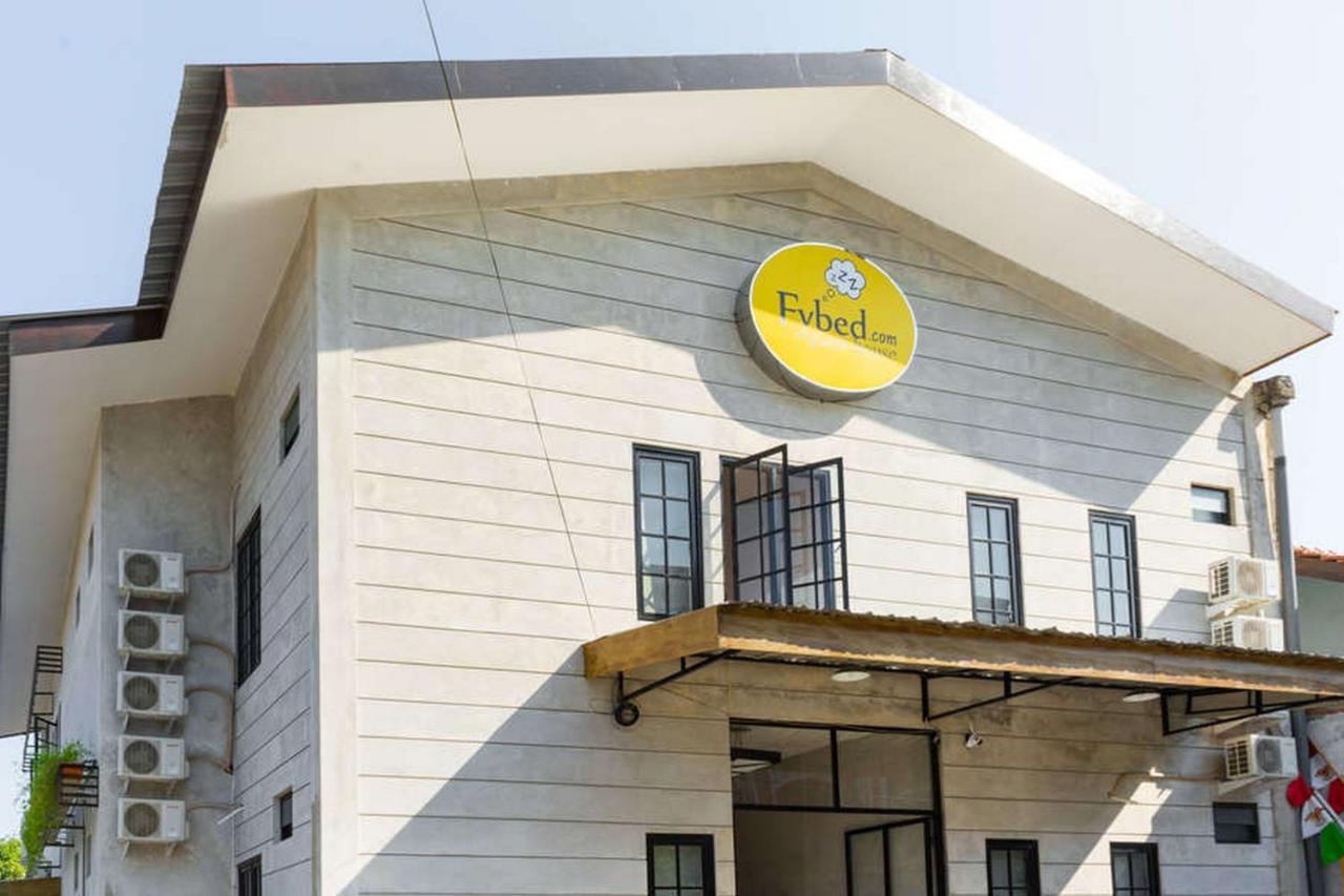 Hotel Reddoorz Near Sam Poo Kong 3 Semarang Esterno foto